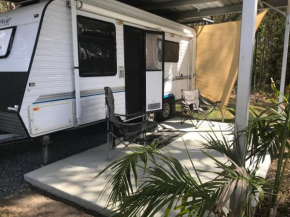 Gympie Luxury Caravan with ensuite bathroom